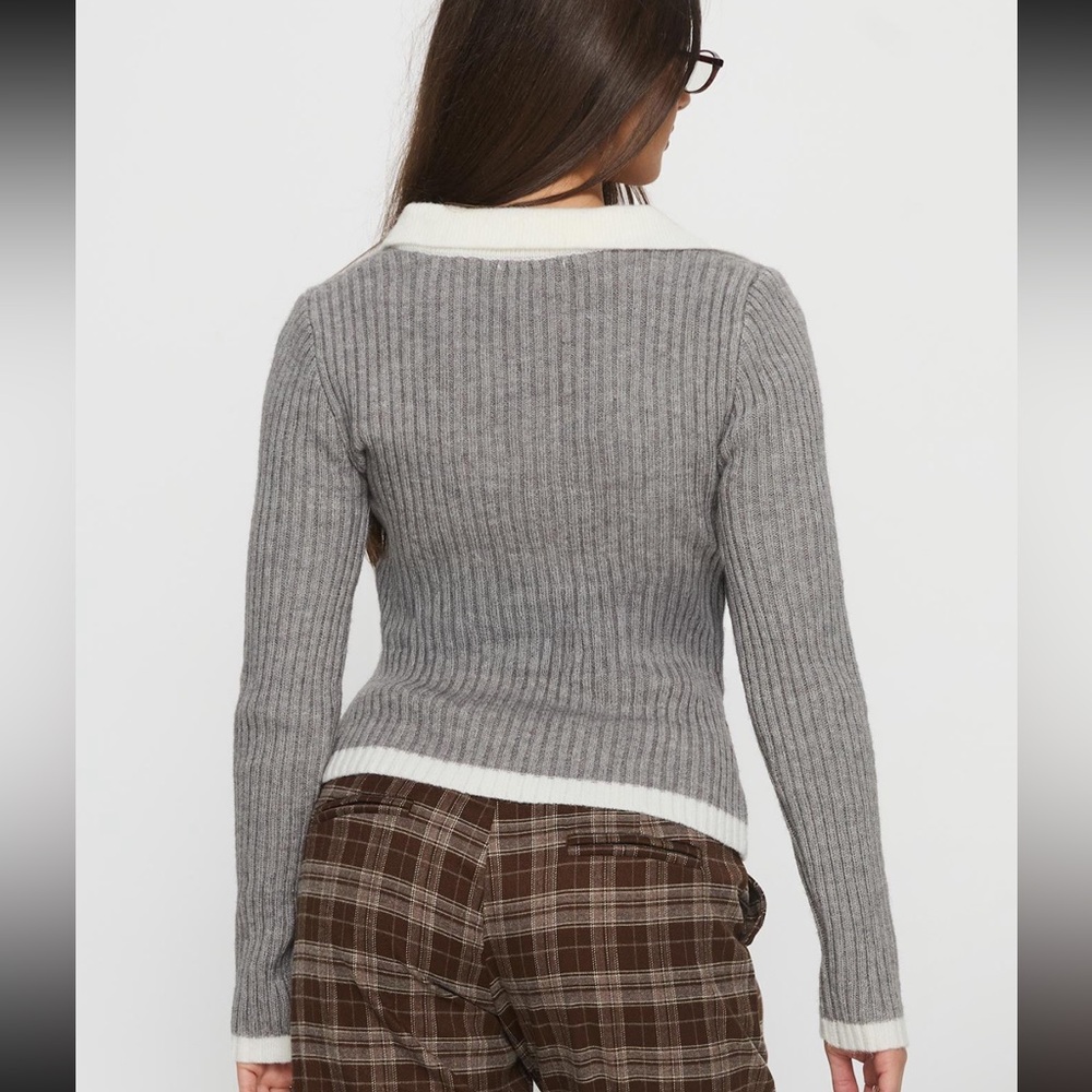 Princess Polly Gray V-Neck Ribbed Sweater - Picture 3 of 3
